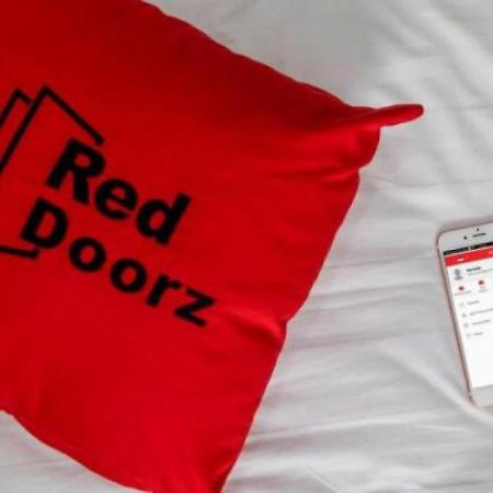 Reddoorz Plus @ Karebosi Area 2 Hotel Makassar Ngoại thất bức ảnh