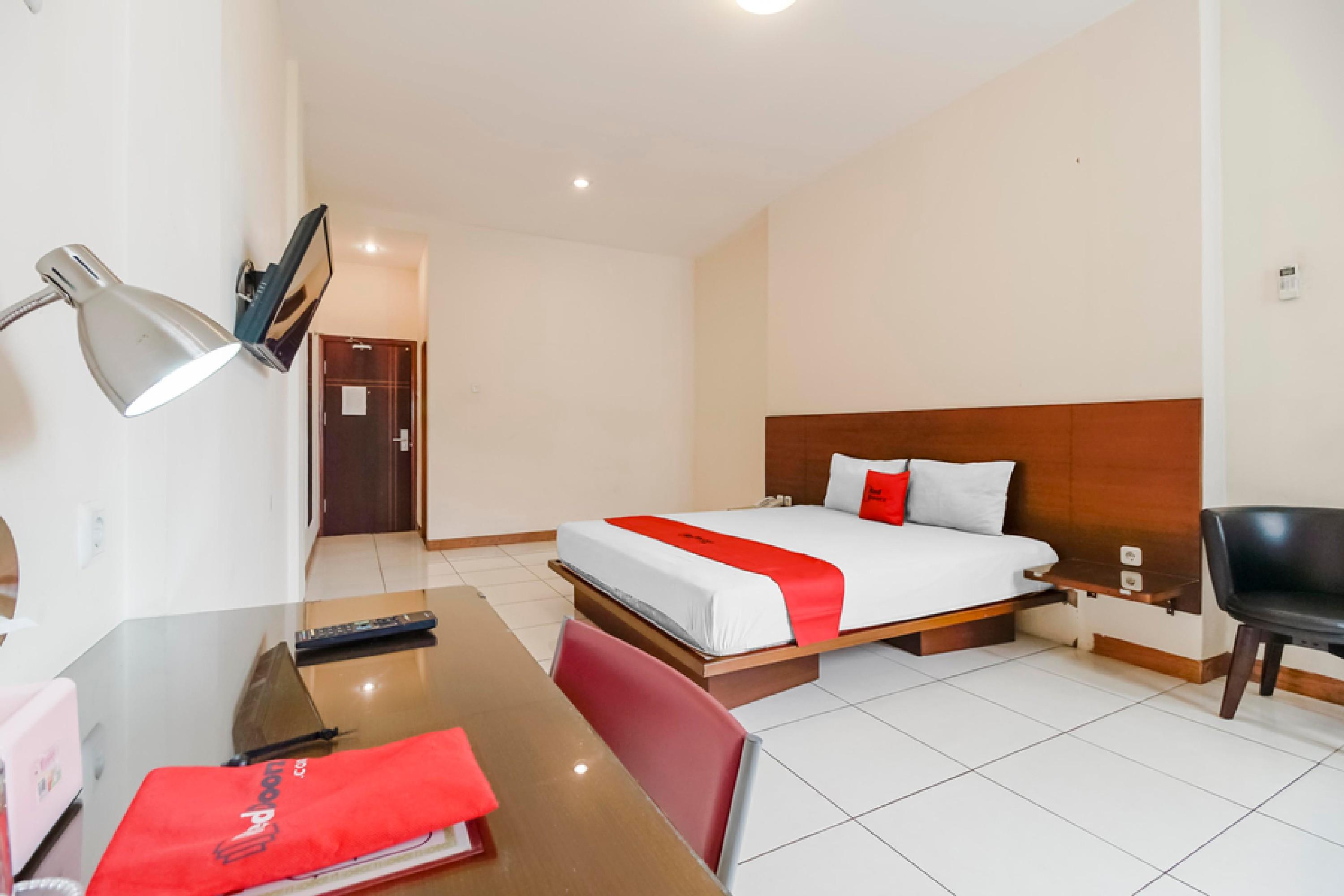 Reddoorz Plus @ Karebosi Area 2 Hotel Makassar Ngoại thất bức ảnh