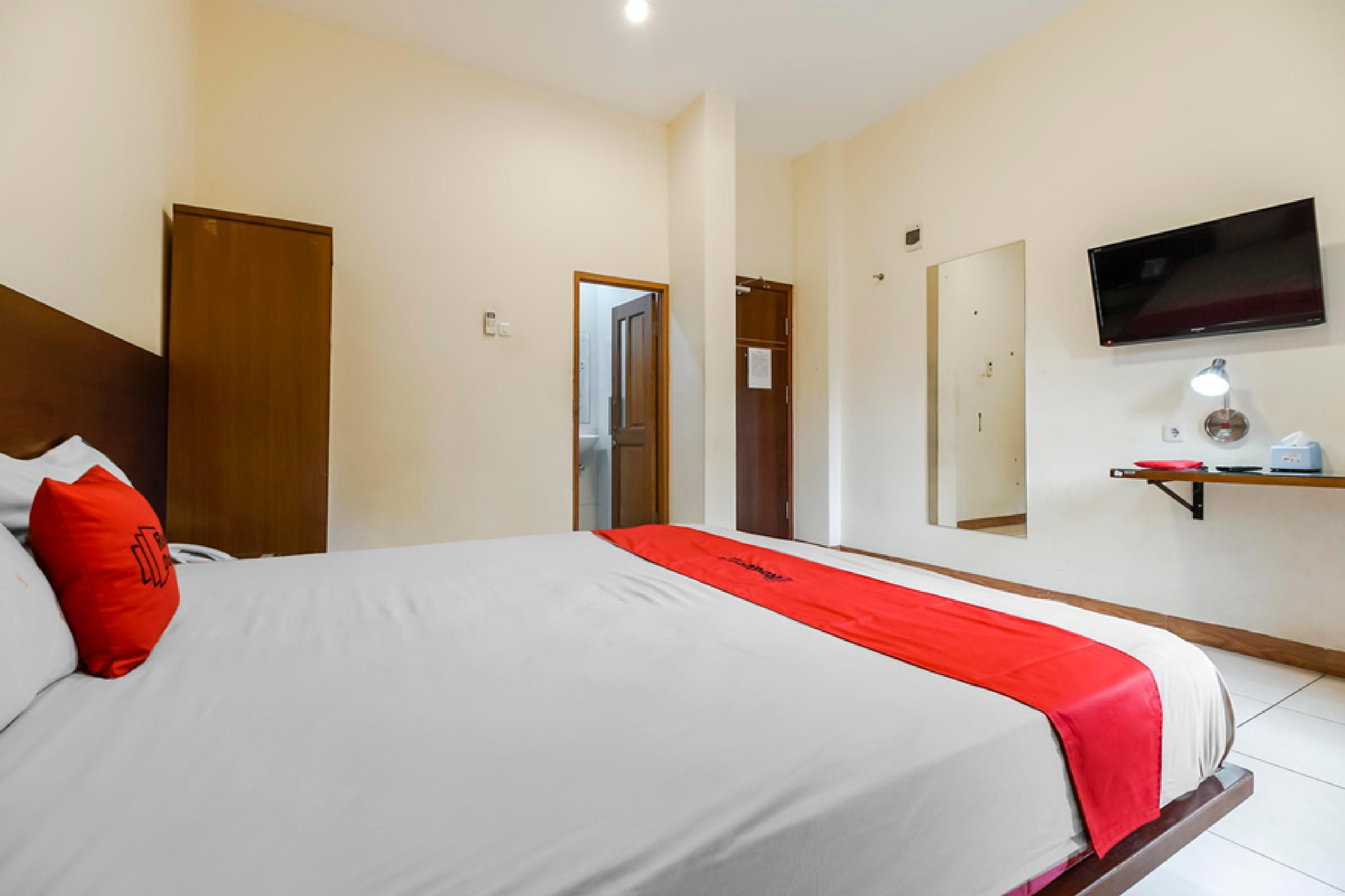 Reddoorz Plus @ Karebosi Area 2 Hotel Makassar Ngoại thất bức ảnh