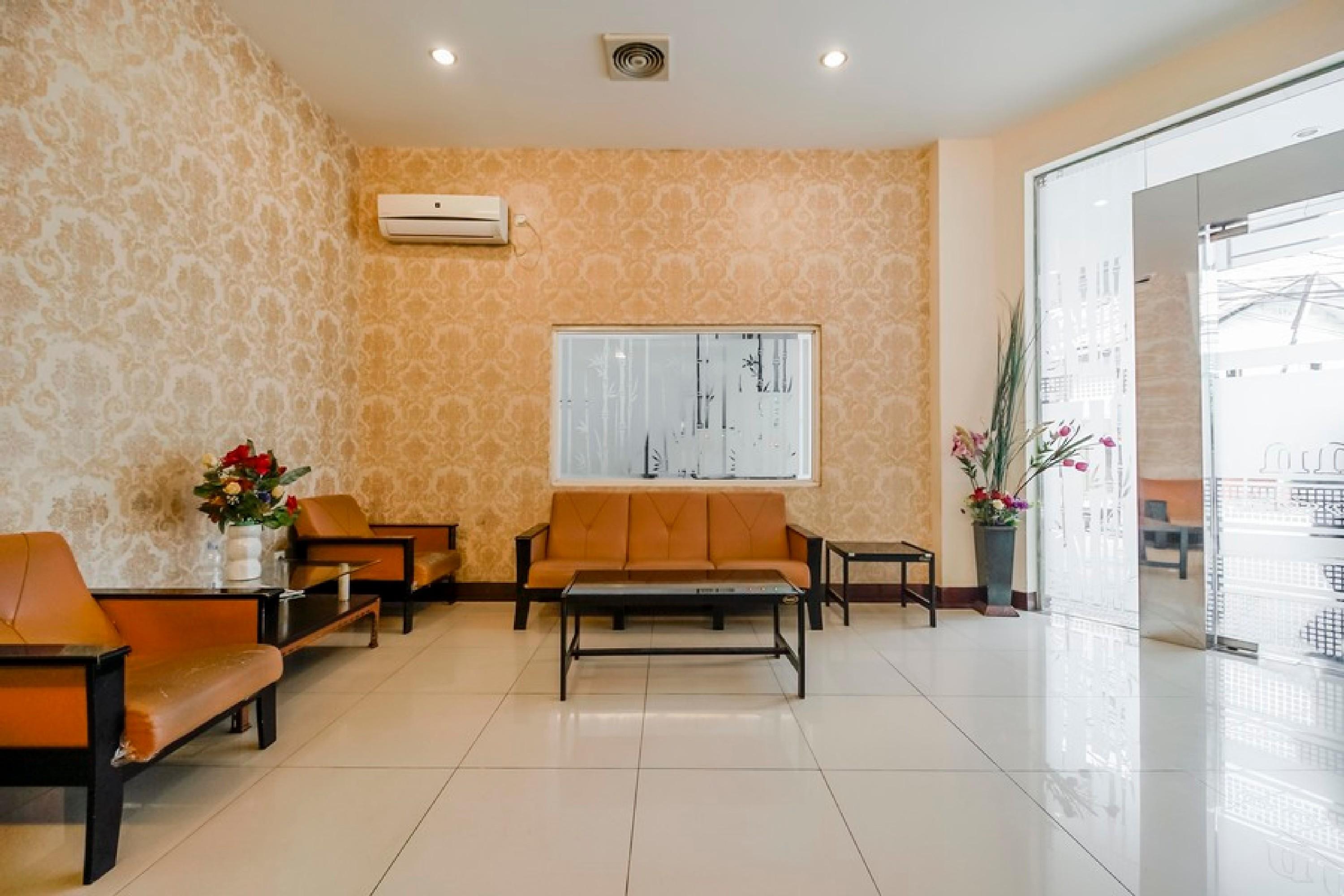 Reddoorz Plus @ Karebosi Area 2 Hotel Makassar Ngoại thất bức ảnh