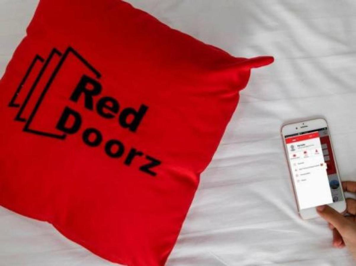 Reddoorz Plus @ Karebosi Area 2 Hotel Makassar Ngoại thất bức ảnh